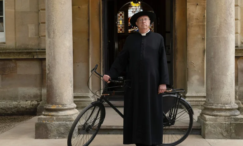 Father Brown has a real crisis, and it looks like it's unsolvable...