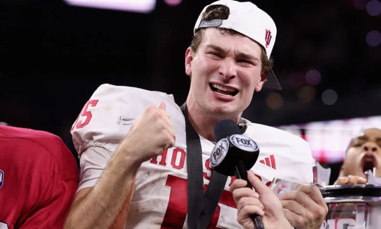 Fernando Mendoza clinches Heisman with Big Ten title, keeps it clean