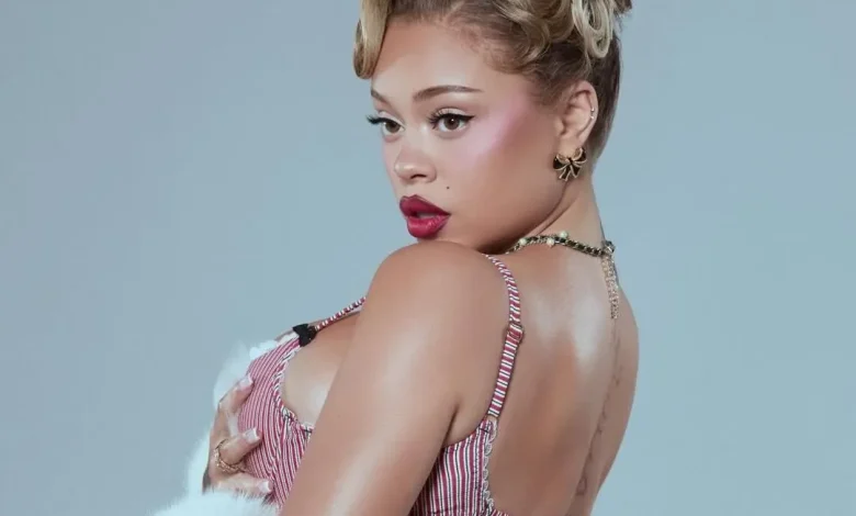 Fine AF Fridays! SZA, Latto, & Shantel Jackson Strip Down For Santa, Vol. 7 - Page 15