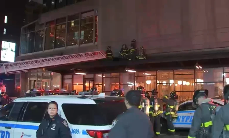 Fire breaks out at Manhattan restaurant; no injuries reported