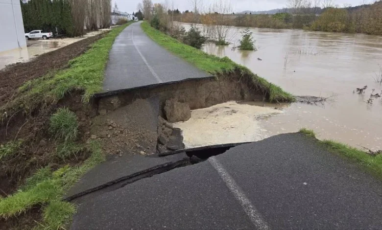 Flash flood warning issued after Green River Levee fails in King County