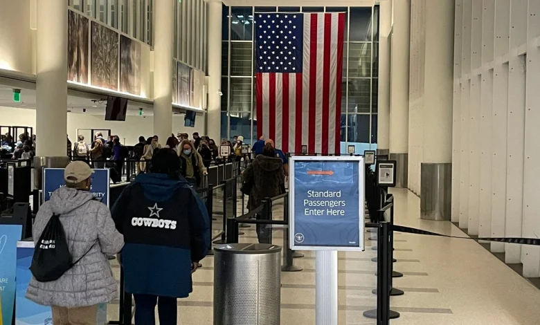 Flight disruptions across U.S. impact Charleston travelers; more delays expected this week