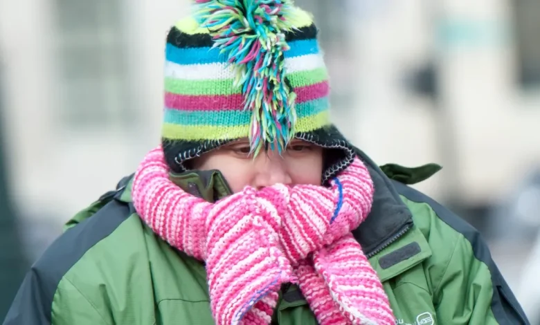 Forecasters warn of possible outages, blizzards, towering waves Monday in Michigan