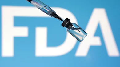 Former FDA commissioners condemn plan to tighten vaccine approvals