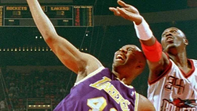 Former Laker Elden Campbell, known for his effortless style, dies at 57