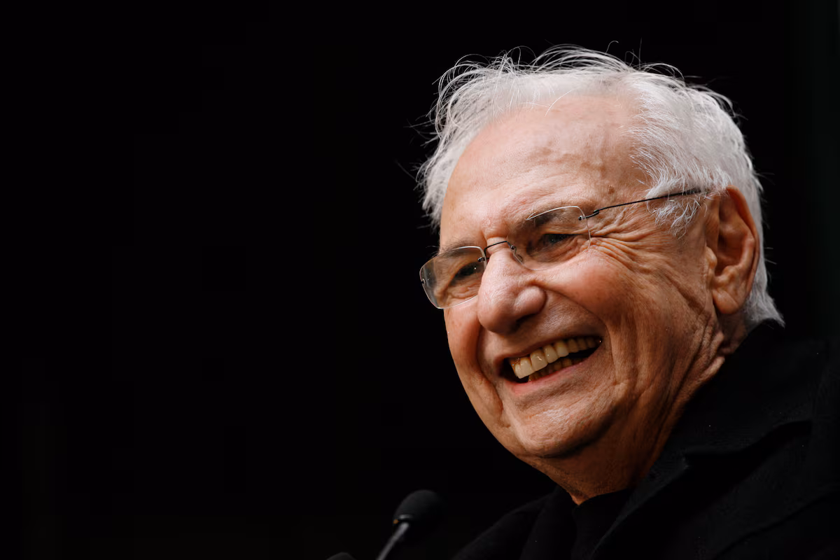 Frank Gehry considered moving back to Canada after Trump’s 2024 election, Chrétien says