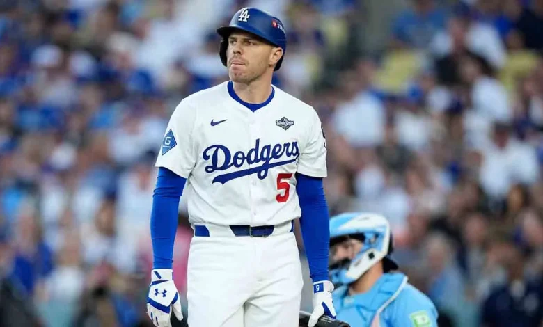 Freeman, Reynolds team up for SickKids fundraiser with World Series twist