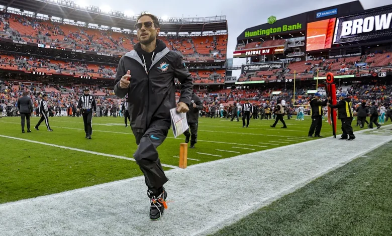 Future of Dolphins head coach Mike McDaniel is still up in the air, per reports