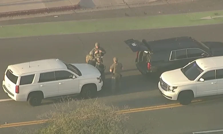 Glendale police and Los Angeles Sheriff's Department Bomb Squad search apartment, tow yard after man's arrest