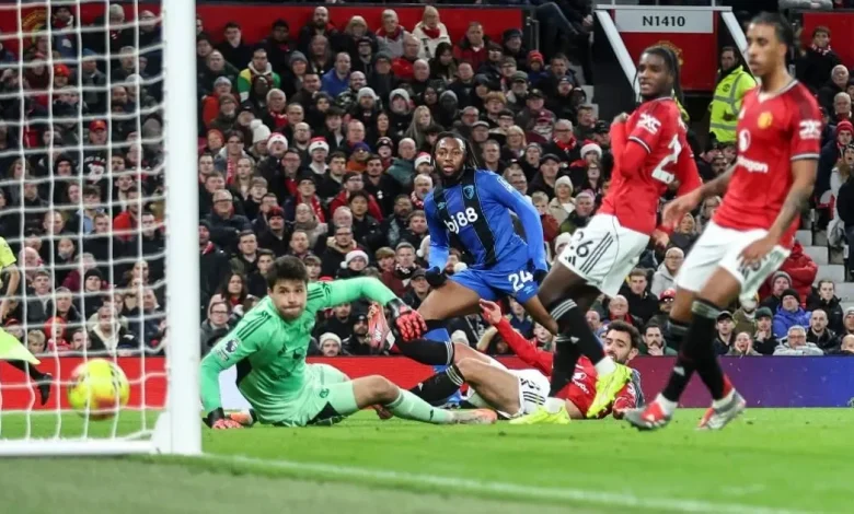 'Got to be stronger' - Gary Neville blasts Man Utd star after Antoine Semenyo goal