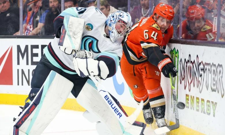 Grubauer makes 40 saves for Kraken in win against Ducks