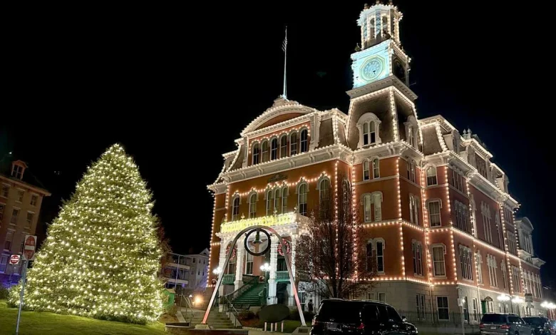 Hallmark holiday movie fans are flocking to Connecticut's quaint filming locations