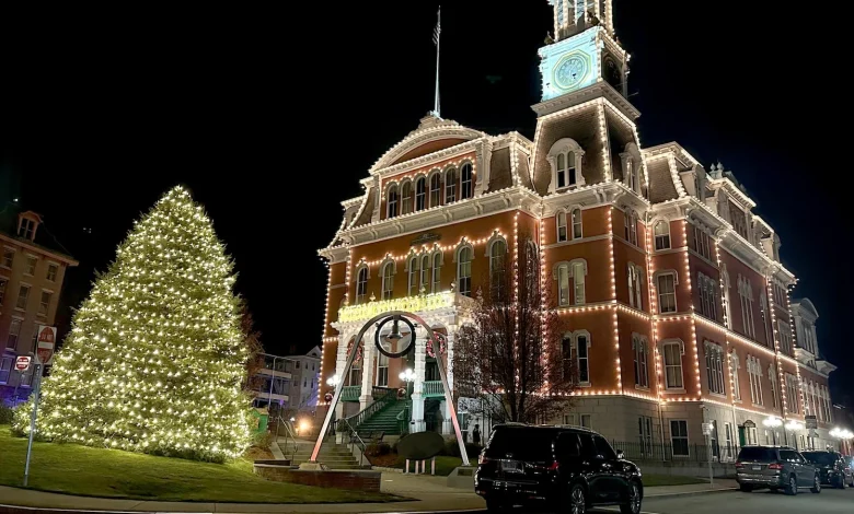 Hallmark holiday movie fans are flocking to Connecticut's quaint filming locations