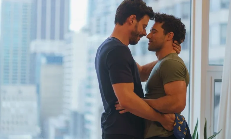 Heated Rivalry's François Arnaud on Scott and Kip's Kiss, Ilya and Shane