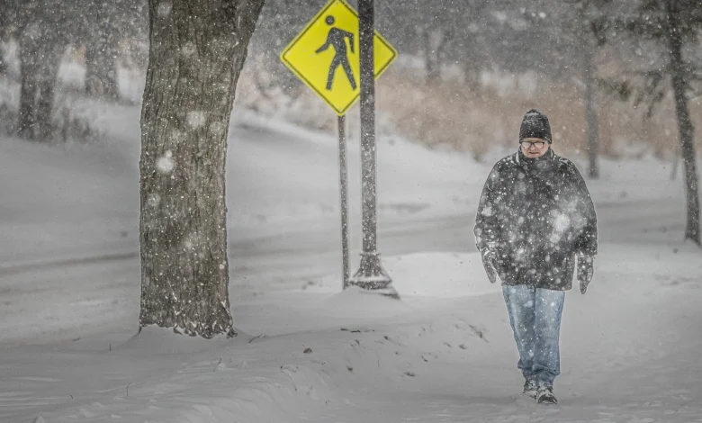 Heavy snow, howling winds snarl travel across Minnesota - MPR News