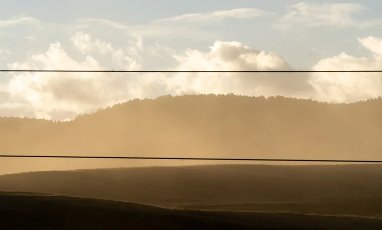 High winds continue Thursday morning on Front Range, with power still out to thousands