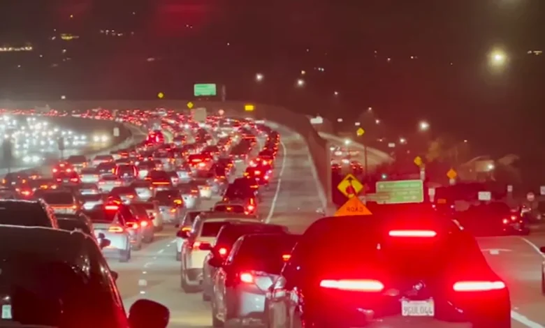 Holiday travel rush ramps up, causes delays on Southern California freeways