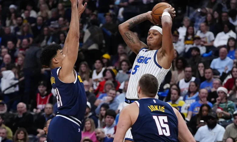 How do Banchero's Magic outscore Jokic's Nuggets tonight?