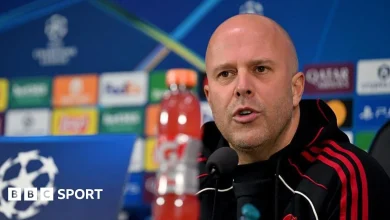 'I am not weak' says Slot, but Salah could return