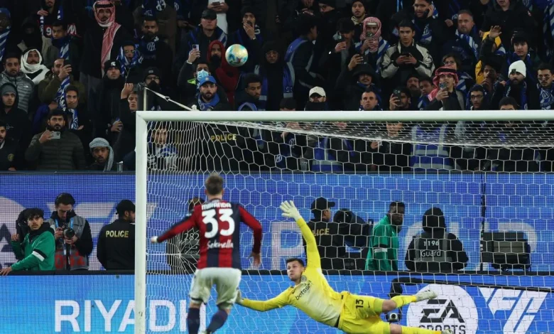 Inter, che combini? Tre rigori sbagliati, Immobile implacabile: in finale col Napoli ci va il Bologna