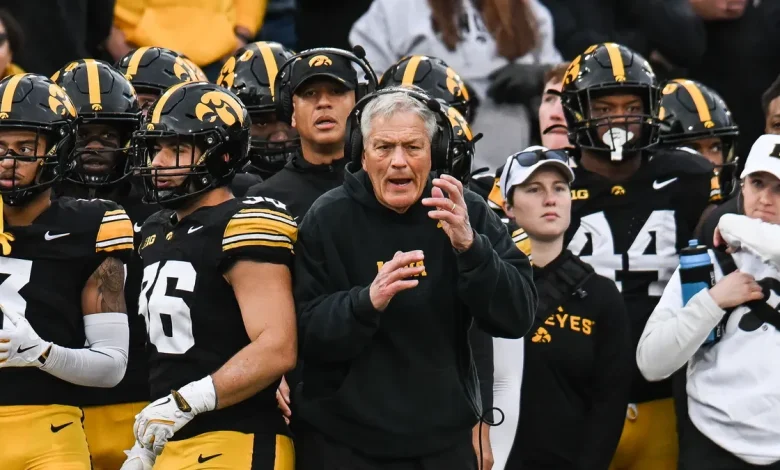 Iowa football bowl projections, live updates for Hawkeyes