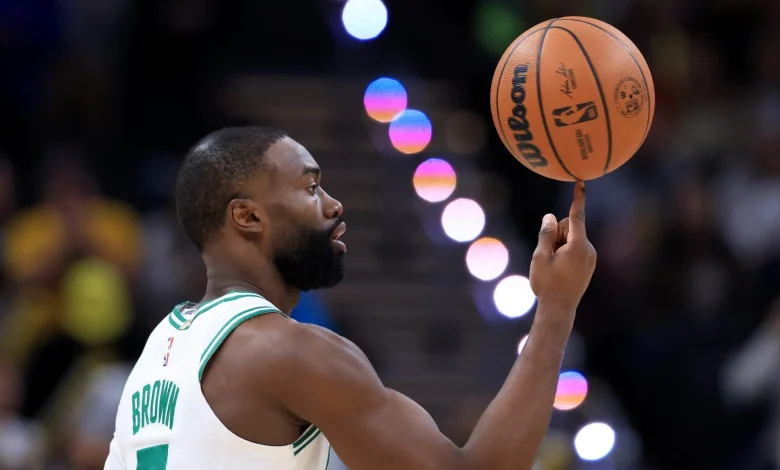 Jaylen Brown extends streak of 30-plus-points to 8 games