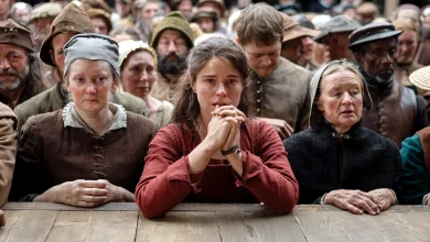 Jessie Buckley on Golden Globes 'Hamnet' Scene and Unscripted Finale