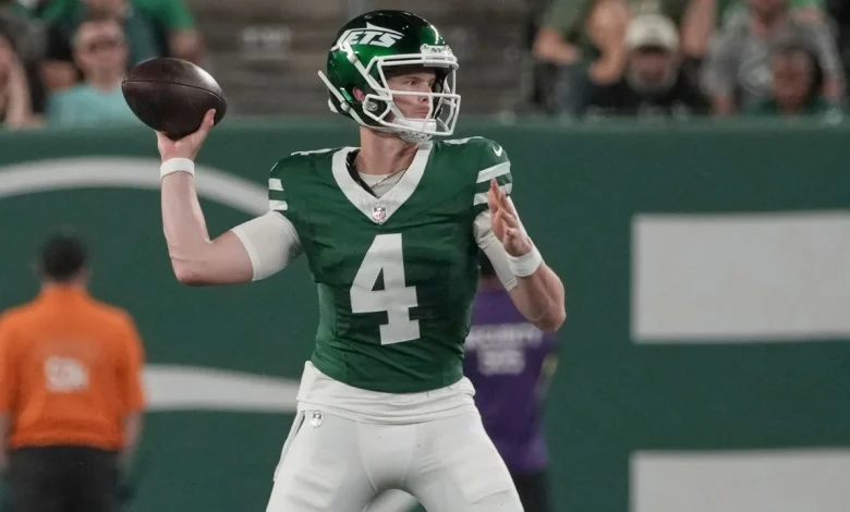 Jets rookie Brady Cook steps in for hurt Tyrod Taylor, makes NFL debut