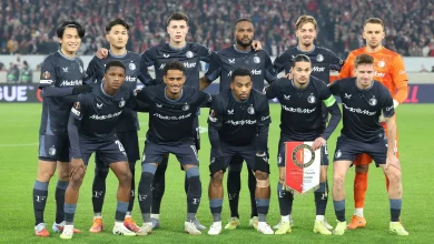 Jeugdfoto’s van Feyenoord-sterspeler in shirt van Ajax duiken op vlak voor Klassieker