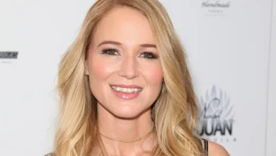 Jewel’s Super-Rare Bikini Photos Show She’s Living Her Best Life