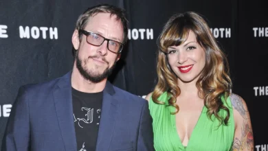 Jillian Lauren Files for Divorce from Weezer Bassist Scott Shriner