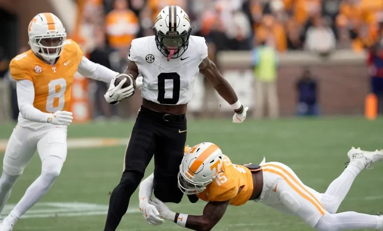 Junior Sherrill leaves Vanderbilt football vs Iowa ReliaQuest Bowl with injury