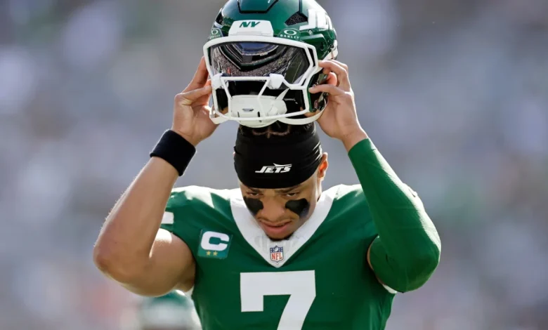 Justin Fields out vs. Dolphins, rookie Cook to serve as backup QB