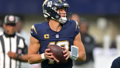 Justin Herbert injury: Chargers quarterback suffers fractured hand ahead of Eagles game