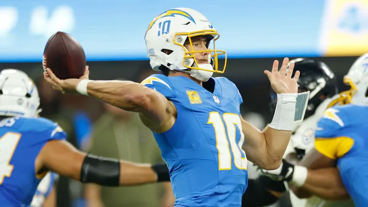 Justin Herbert injury update: Latest news on Chargers QB's status in Week 13 game