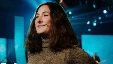 Karine Gonthier-Hyndman remporte un prix au Gala Québec Cinéma quelques heures après donné naissance à son premier enfant