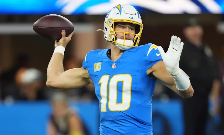 Key Matchups, Predictions for Texans-Chargers and More NFL Week 17 Games