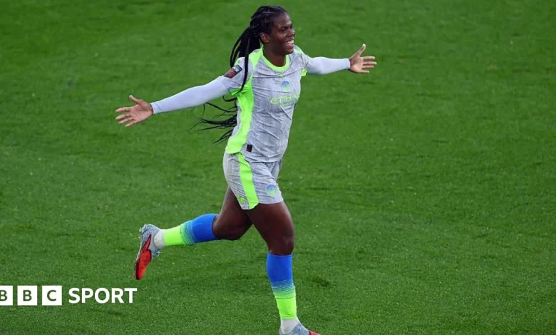 Khadija Shaw double sees Man City beat Leicester to extend WSL lead