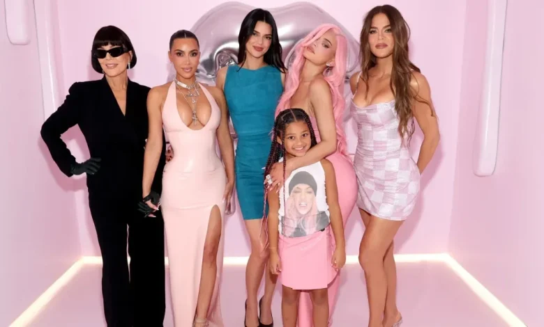 Khloe and Kris Reveal Who Pays for Kardashian Jenner Christmas Party