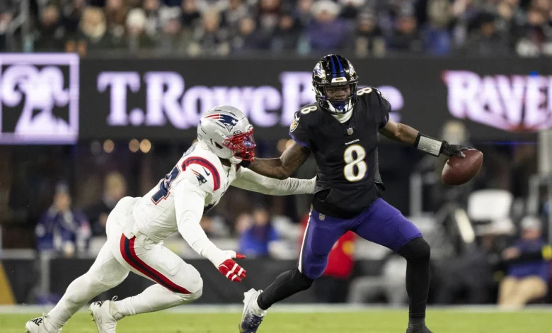 Lamar Jackson remains sidelined to start third quarter