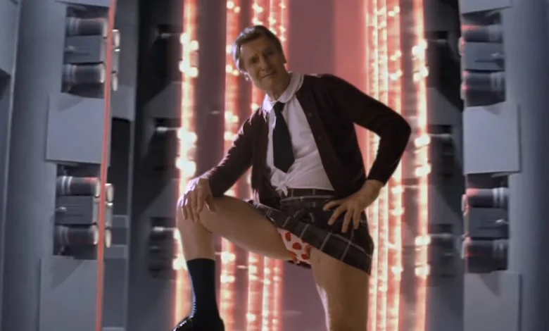 Liam Neeson’s Frank Drebin Jr. Crashes the STAR WARS Galaxy in This Hilarious Fan Edit