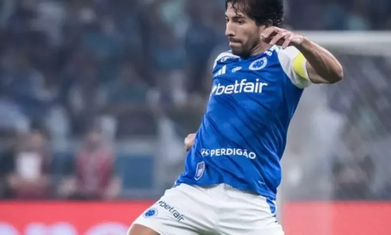 Lucas Silva afirma que Cruzeiro teve jogo equilibrado contra o Corinthians, mas destaca falta de intensidade
