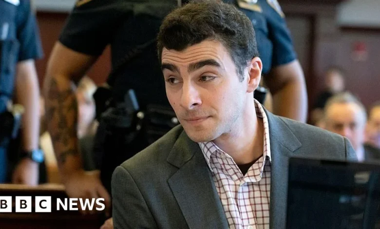 Luigi Mangione in court as lawyers seek to rule out notebook, gun and other key evidence