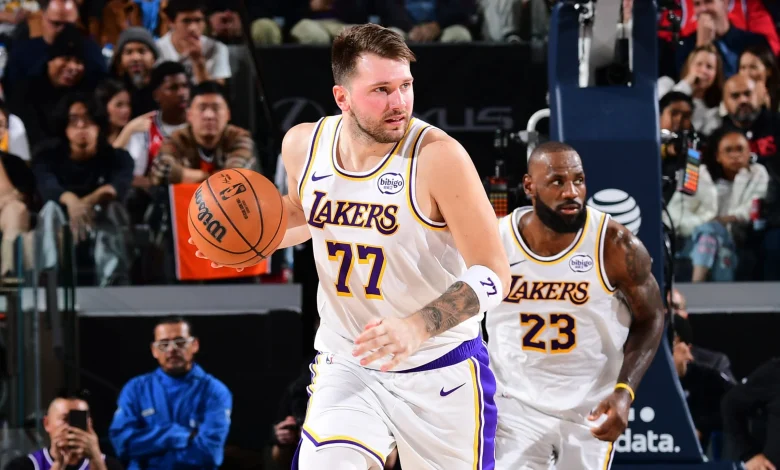 Luka Dončić exits game vs. Clippers with left leg contusion