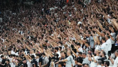 Maç sonrası Dolmabahçe'de protesto