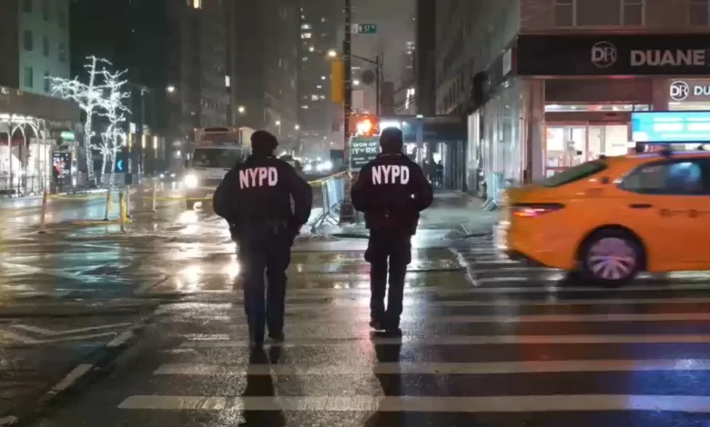 Man accidentally shoots himself in the chest in Midtown Manhattan, NYPD says