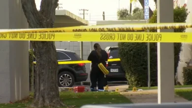 Man killed, 2 women shot following fight at central Fresno apartment complex, police say