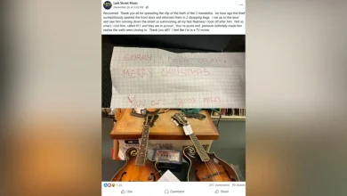 Man who stole mandolins from Teaneck, New Jersey store returns them with note saying 'sorry I been drunk. Merry Christmas'