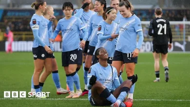 Manchester City 6-1 Aston Villa: Khadija Shaw hits four as WSL leaders Man City beat Villa