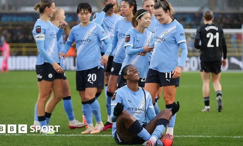 Manchester City 6-1 Aston Villa: Khadija Shaw hits four as WSL leaders Man City beat Villa